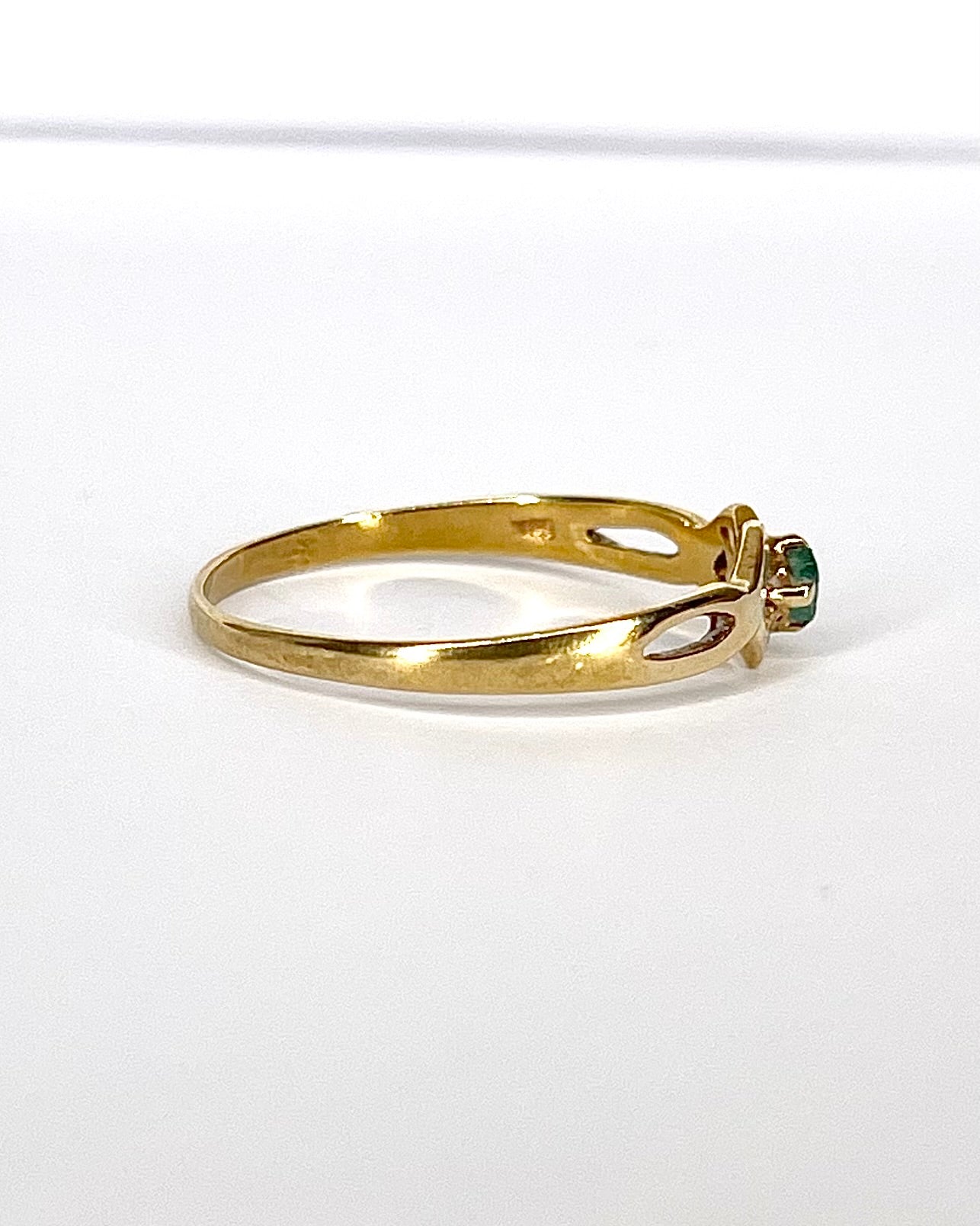 Solitaire Emerald Ring "Billy"