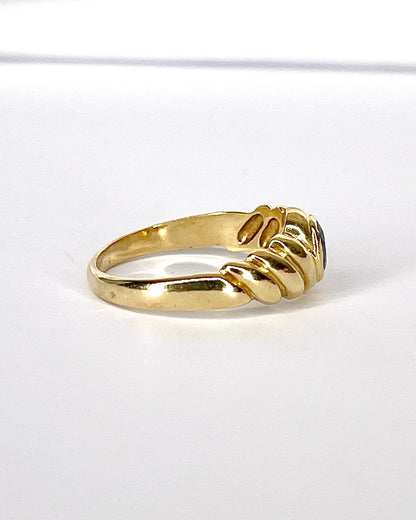 Sapphire 0.30 Carat and 3.46g Gold Band Ring "Oana"