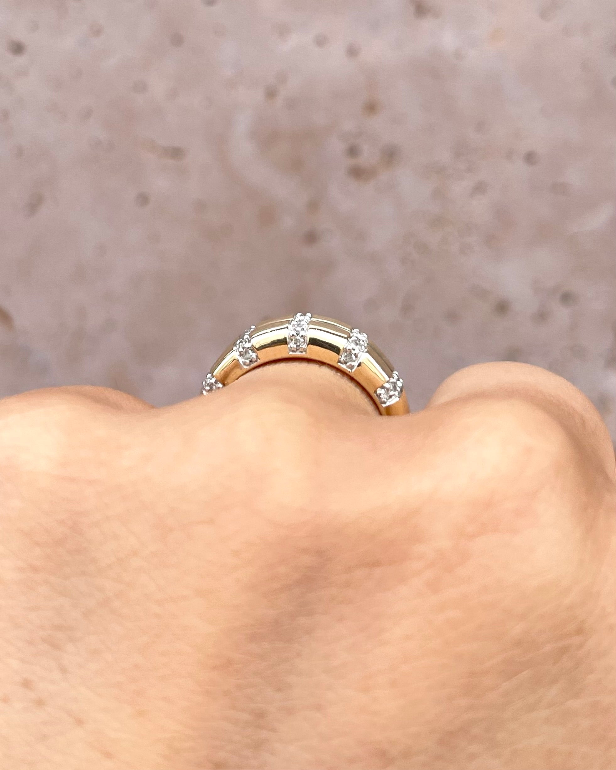 Diamond Band Ring "Antonia"
