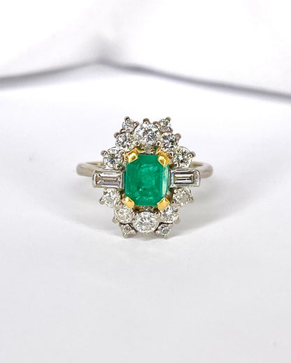 Anillo Margarita Esmeralda 1.30 quilates y Diamantes 1.04 quilates "Beatriz"