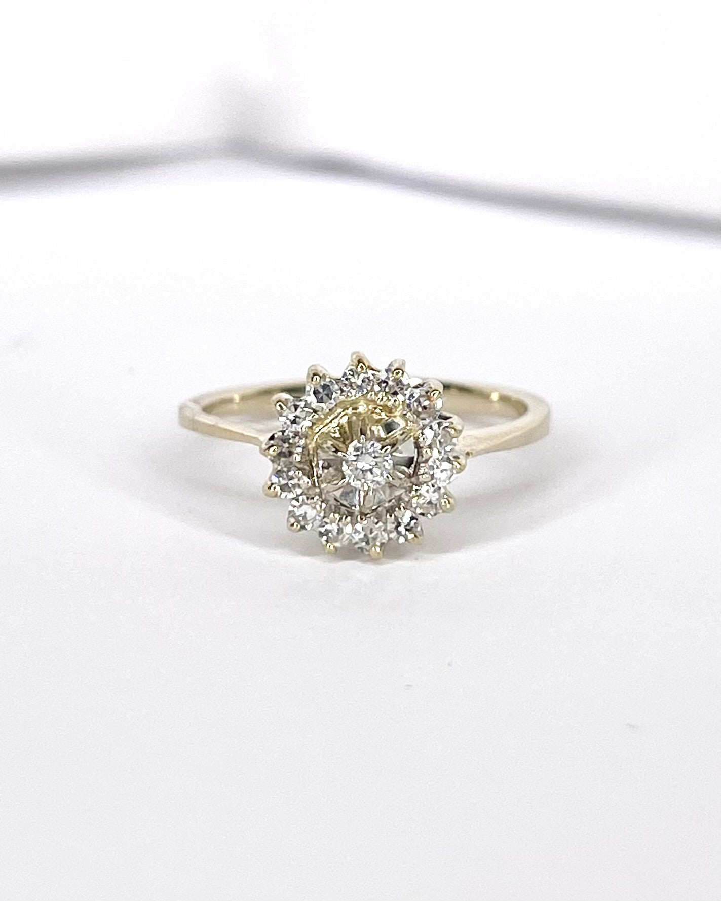 Anillo Marguerite 15 Diamantes 0,47 quilates "Maria"