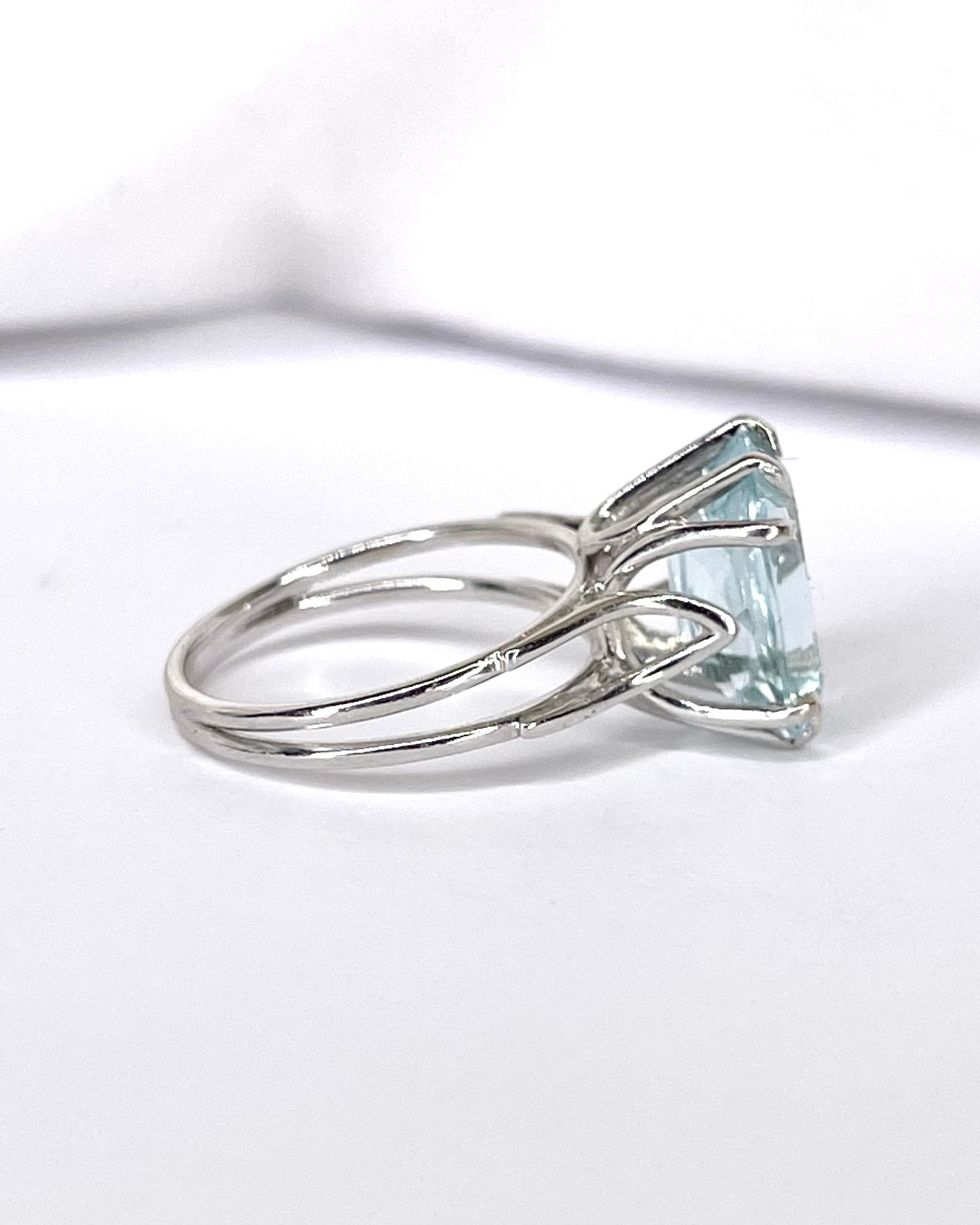 Anillo Cóctel Aguamarina 4.90 quilates "Lilia"