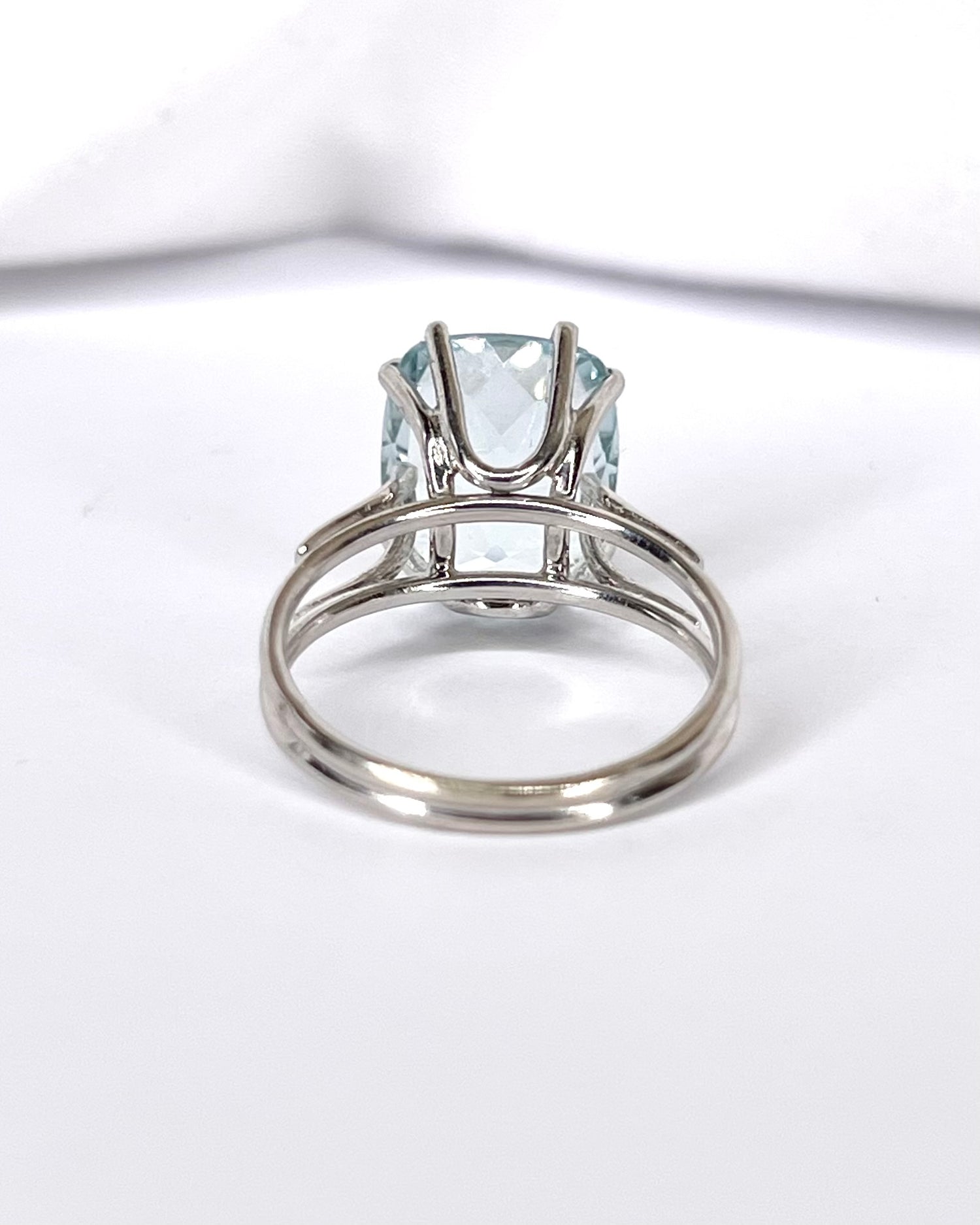 Anillo Cóctel Aguamarina 4.90 quilates "Lilia"