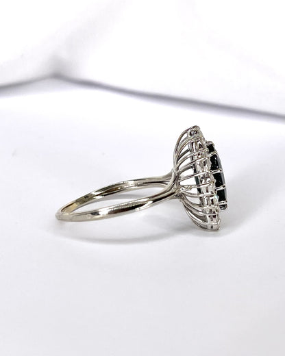 Anillo Marguerite Zafiro 3 quilates y 12 diamantes 0,84 quilates "Aymone"