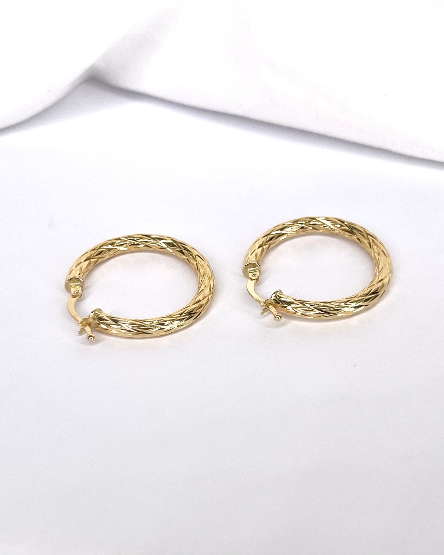Aros de oro amarillo de 18 quilates "Daniella"