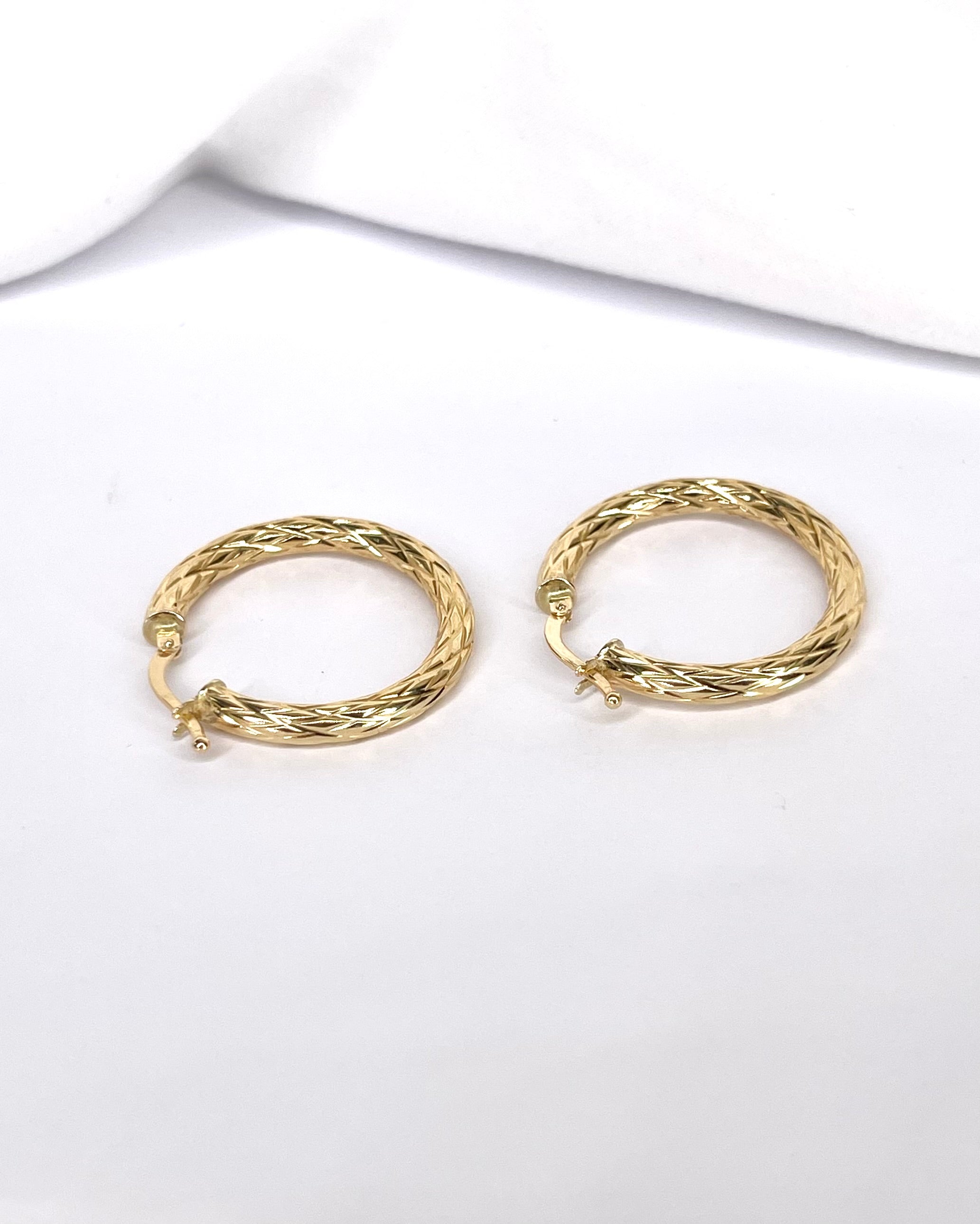 Aros de oro amarillo de 18 quilates "Daniella"