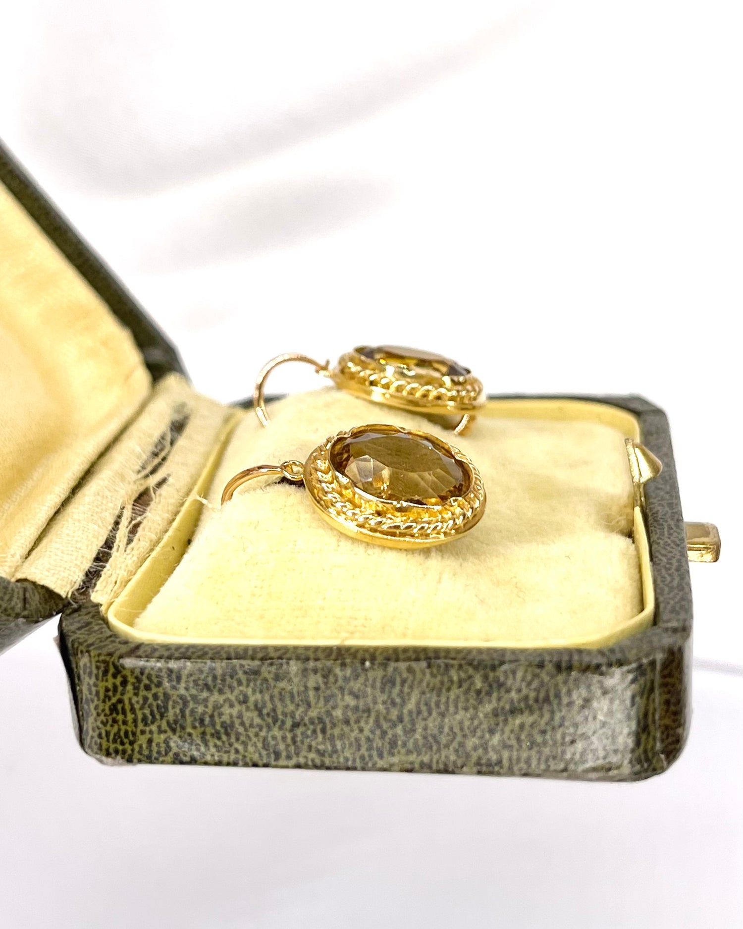 Pendientes Dormilones de Citrino 4.30 quilates "Connie"