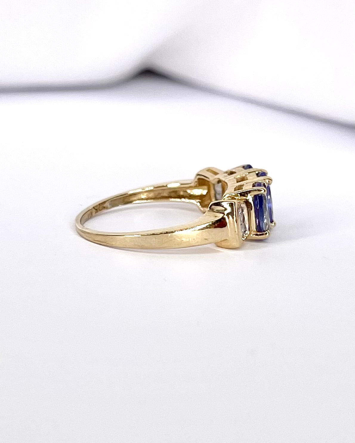 Anillo Trilogía Tanzanitas 1.35 quilates y Diamantes "Cléa"