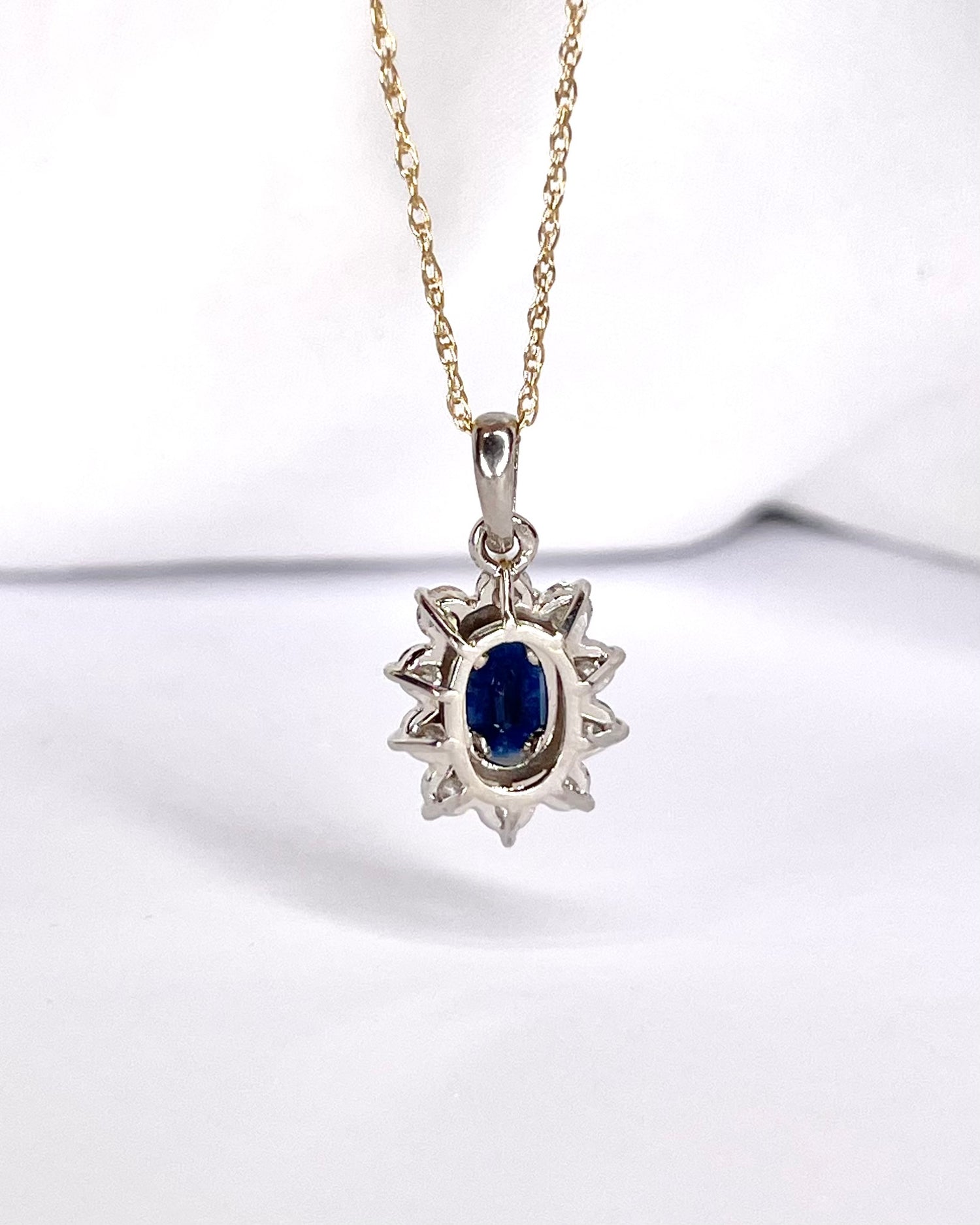 Marguerite Sapphire Pendant 1.50 carat &amp; Diamonds 0.70 carat "Maïe"