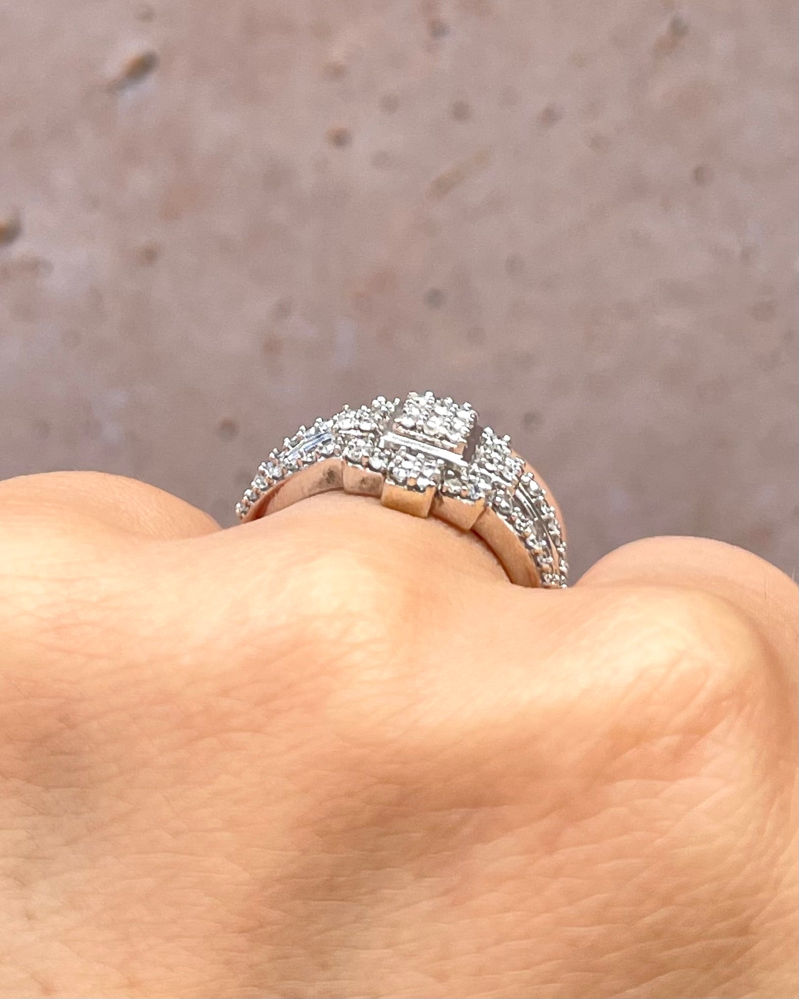 Bague Jonc Style Art Déco 81 Diamants 0.89 carat "Rebecca"