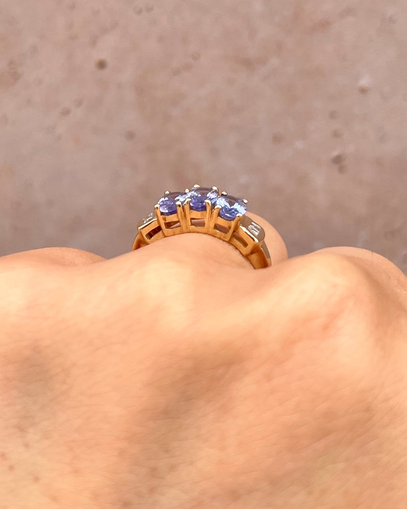 Anillo Trilogía Tanzanitas 1.35 quilates y Diamantes "Cléa"
