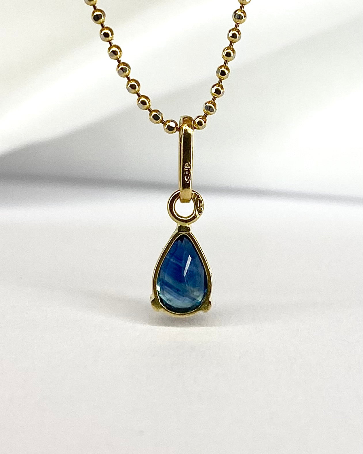 Pendentif Saphir 0.45 carat "Romane" - Elliade Paris