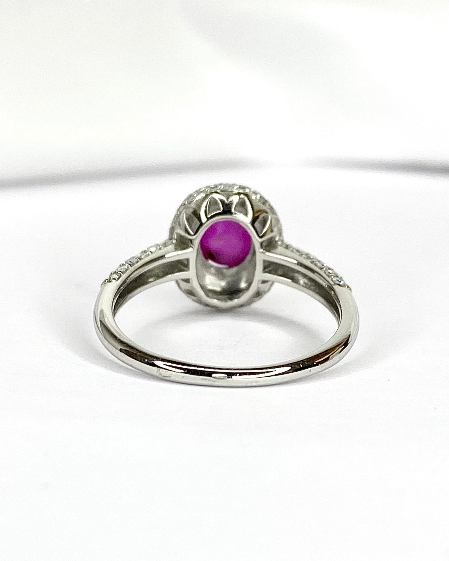 Bague Marguerite Rubis étoilé birman 1.46 carats &amp; Diamants "Céliane"