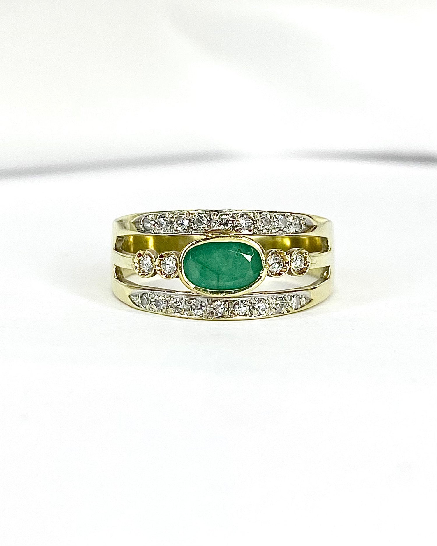 Emerald 0.38 Carat and Diamonds "Olympe" Bangle Ring