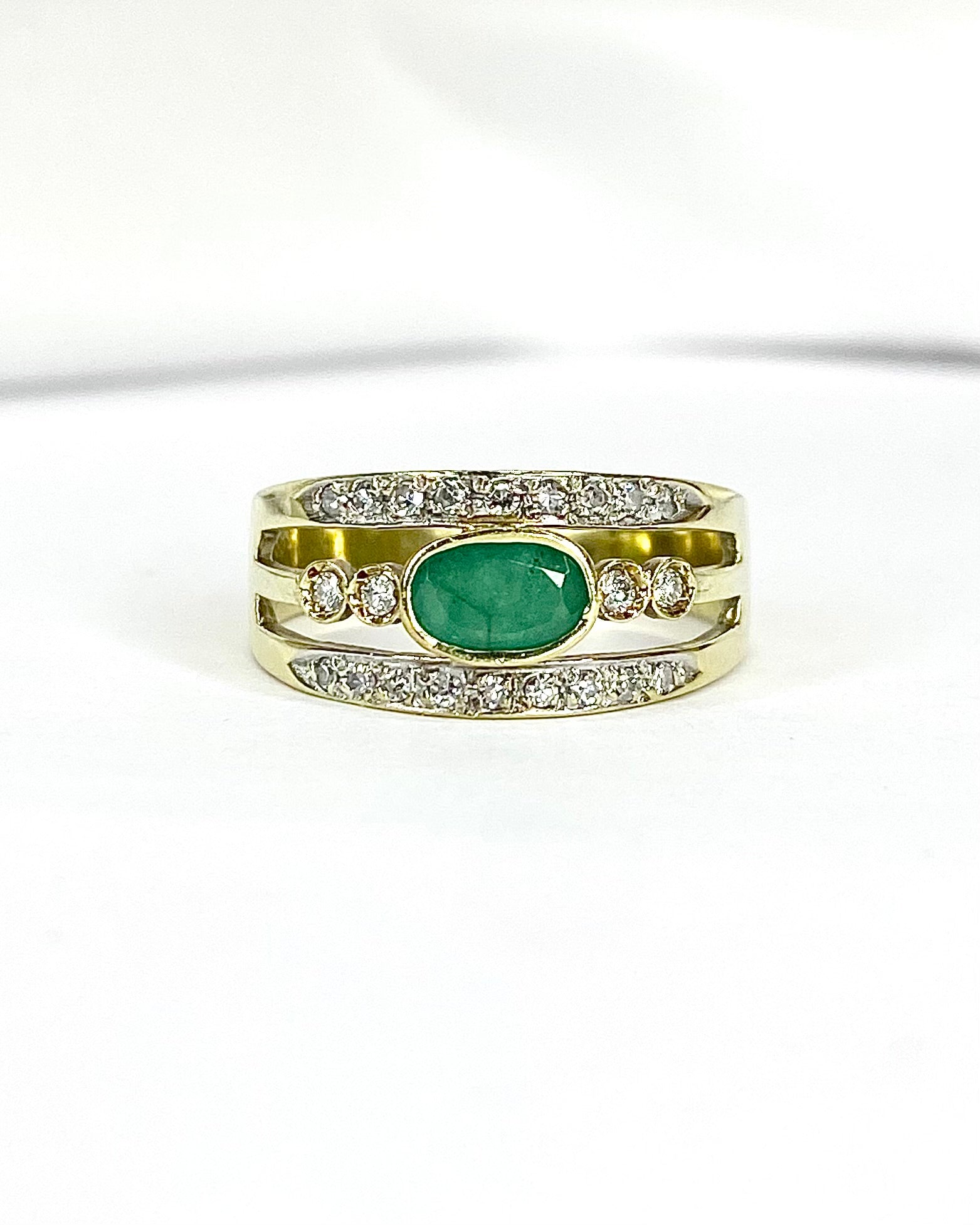 Emerald 0.38 Carat and Diamonds "Olympe" Bangle Ring