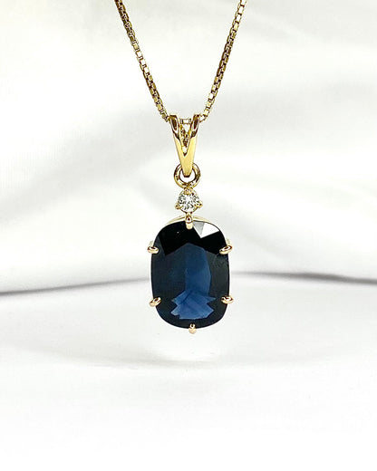 Sapphire Pendant 4.40 Carats &amp; Diamond "Gratianne"