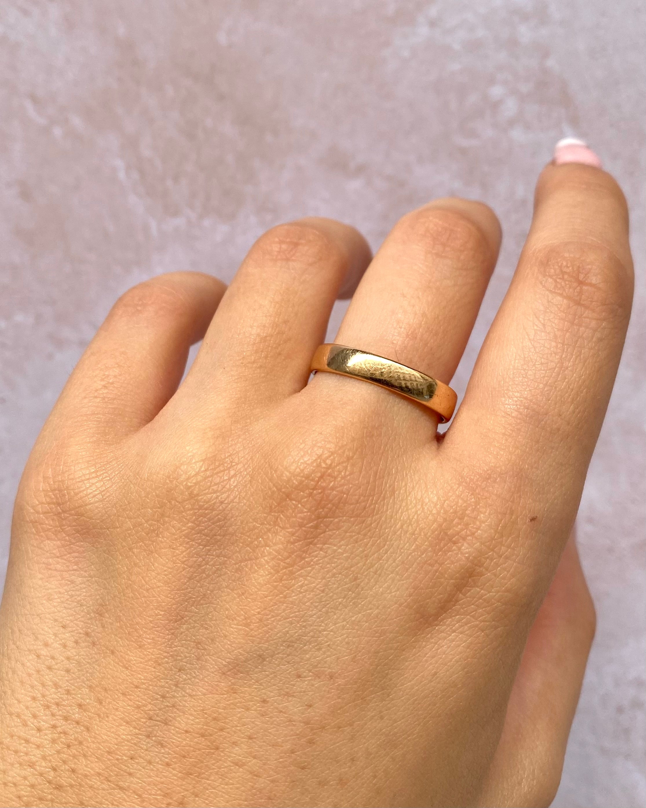 18-Carat Yellow Gold Wedding Band 3.61g "Sonia"