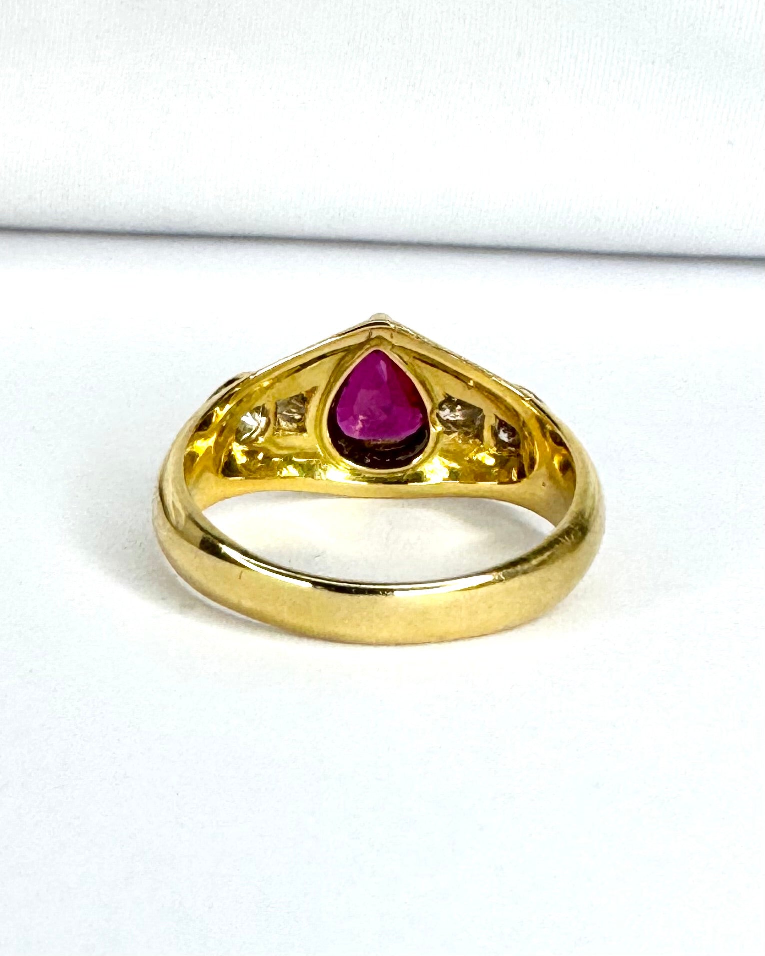 Anillo rígido con rubí, diamantes 0,55 quilates y oro 6,39 g "Clarisse"