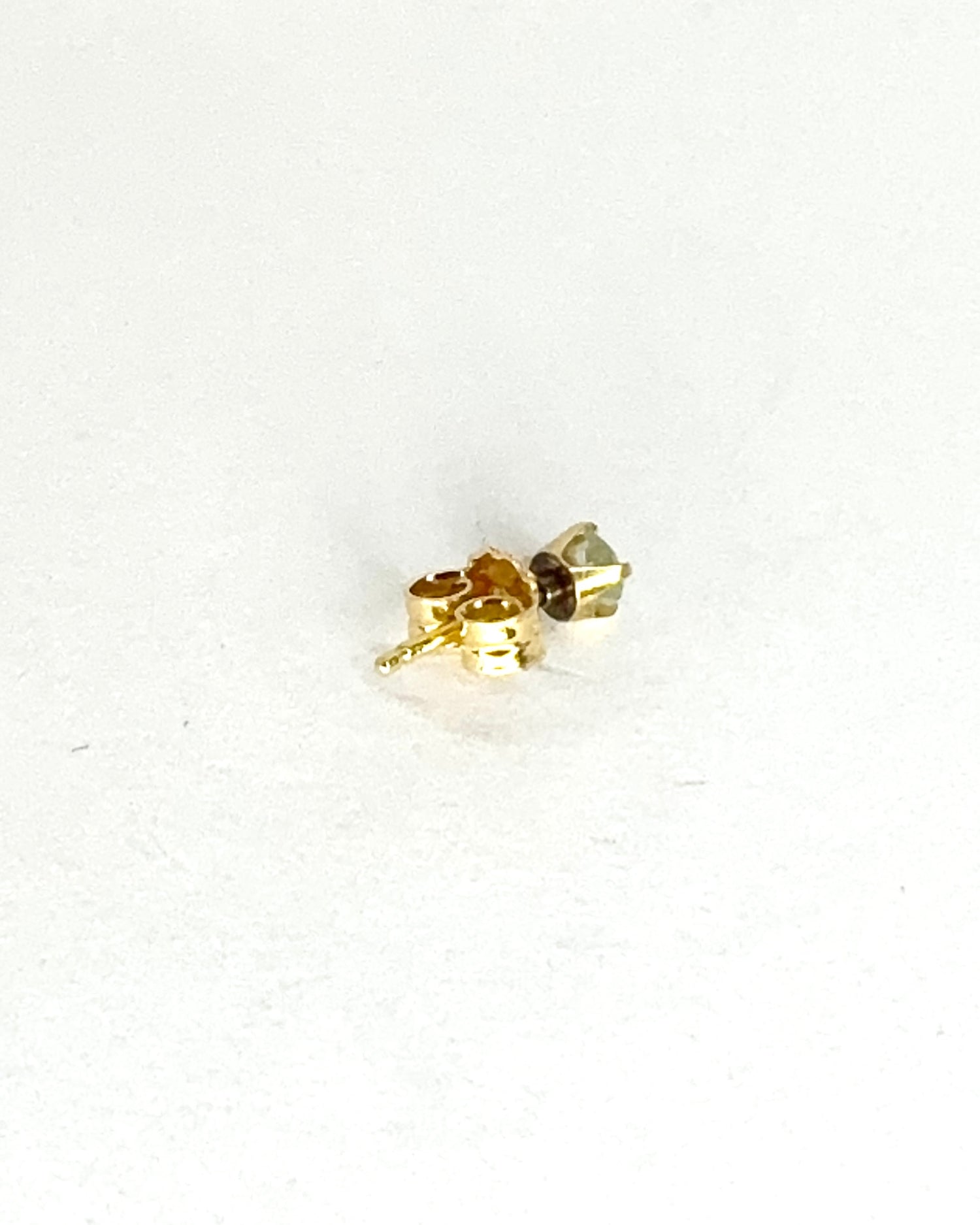 Mono Pendiente Púrpura Aguamarina y Oro Amarillo 18 quilates "Hélèna"
