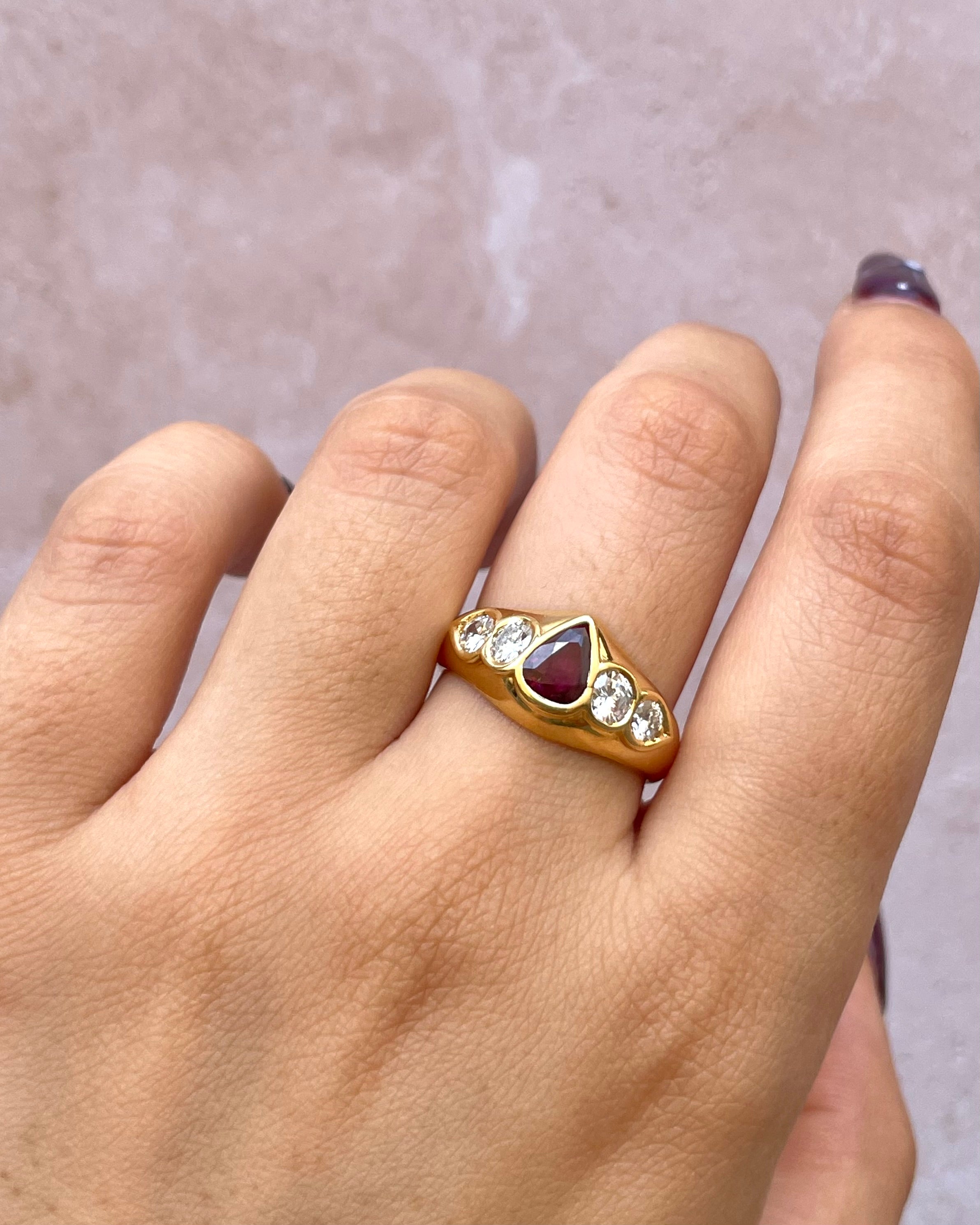 Anillo rígido con rubí, diamantes 0,55 quilates y oro 6,39 g "Clarisse"