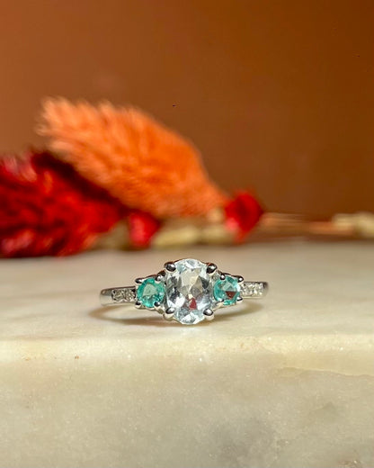 Bague Trilogie Aigue-marine, Émeraudes &amp; Diamants &quot;Elya&quot;