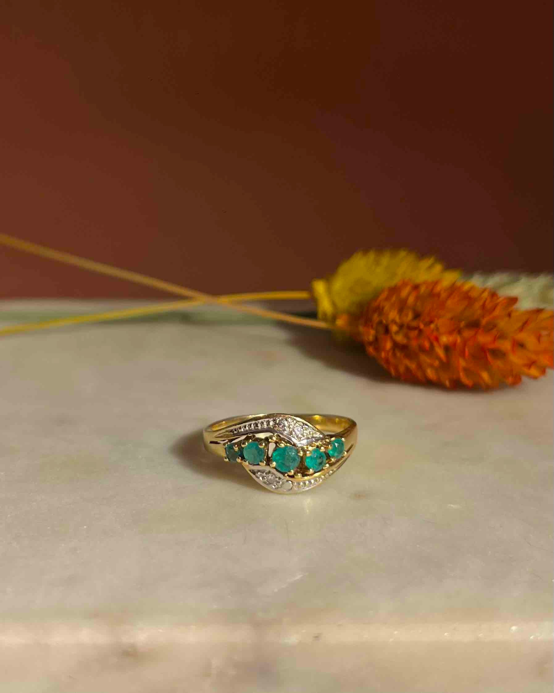 "Servane" emerald and diamond river ring