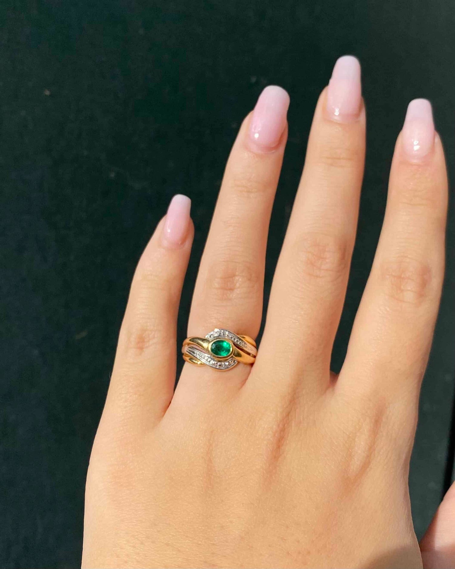 Bague Tourbillon Emeraude &amp; Diamants &quot;Sabrina&quot;