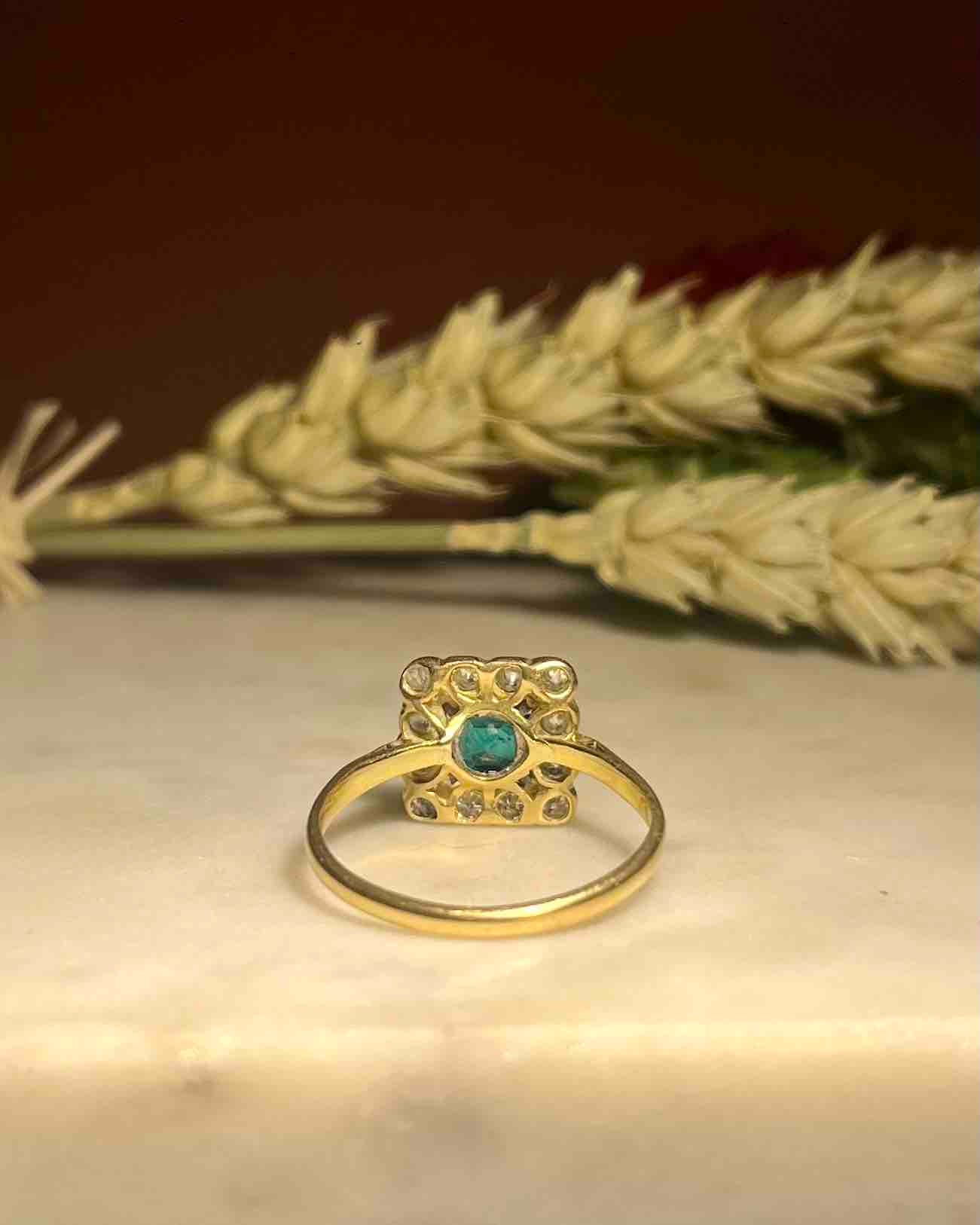 Bague Art-déco Émeraude et Diamants  "Nailo"