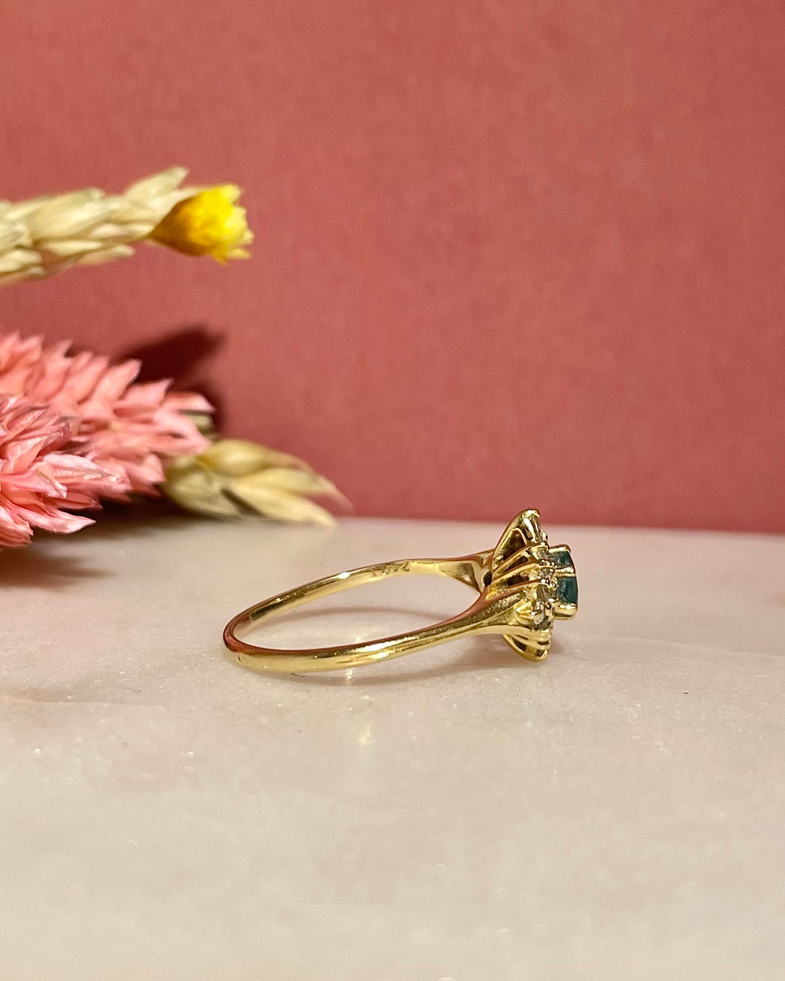 Bague Marguerite Émeraude &amp; Diamants &quot;Ireyel&quot;
