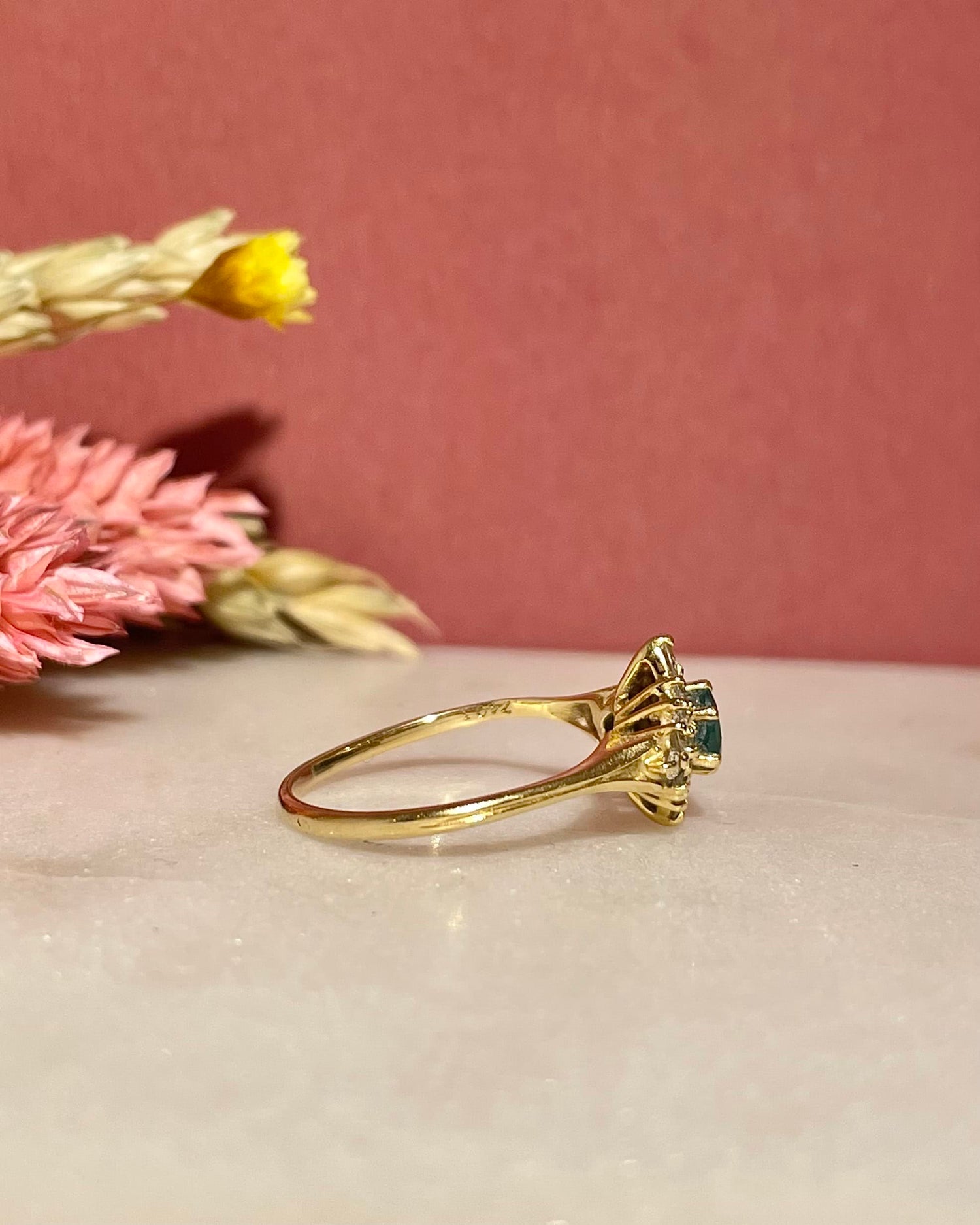 Bague Marguerite Émeraude &amp; Diamants &quot;Ireyel&quot;