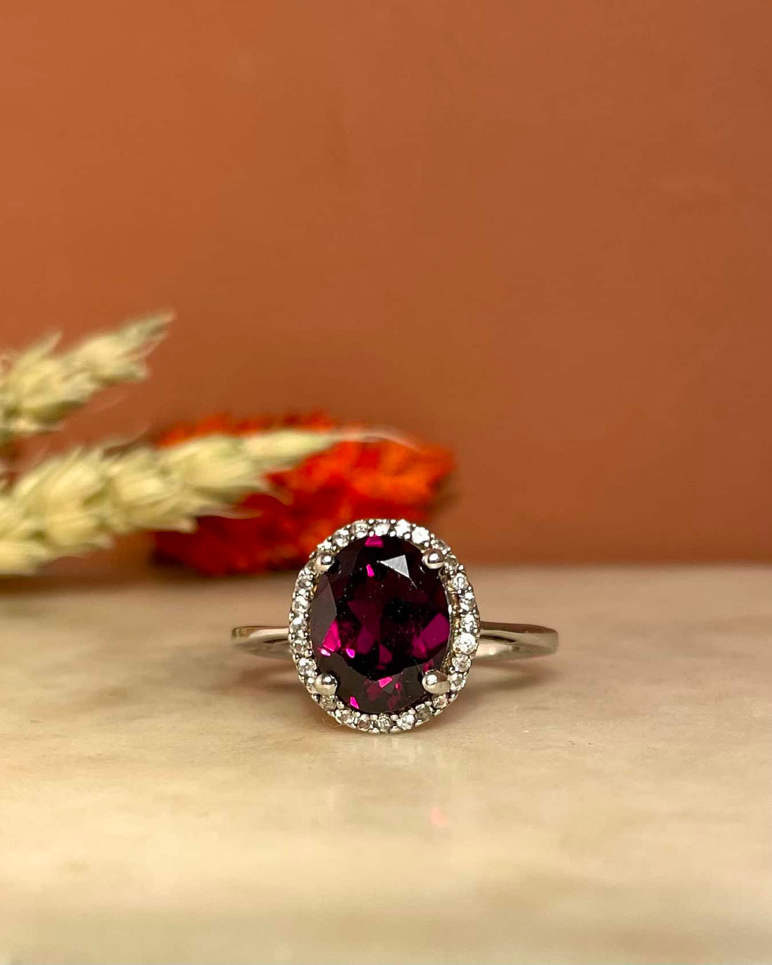 Bague Marguerite Grenat 2.60 carats &amp; Diamants &quot;Julienne&quot;