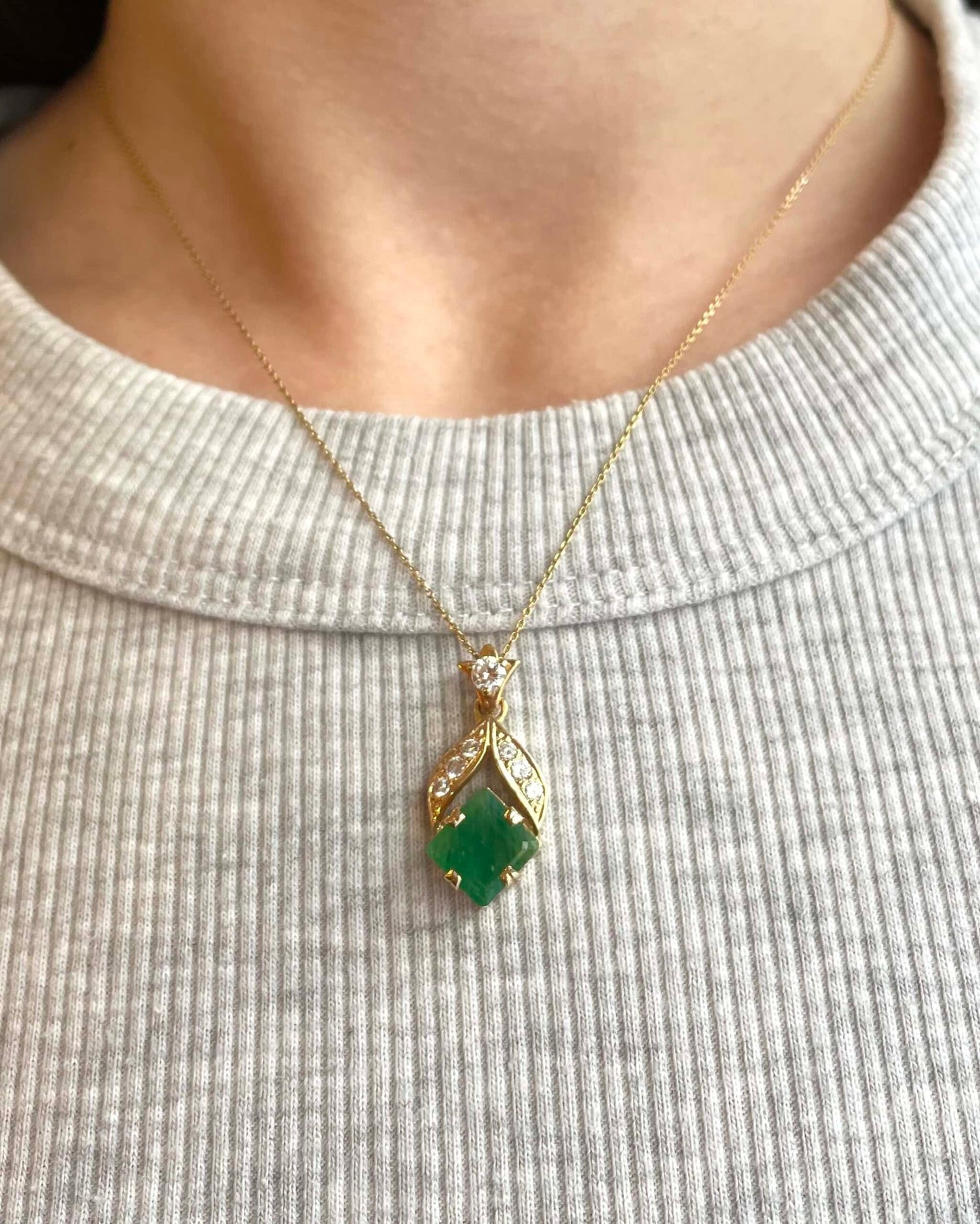 Pendentif Vintage Émeraude 1.70 Carat &amp; Diamants &quot;Azra&quot;