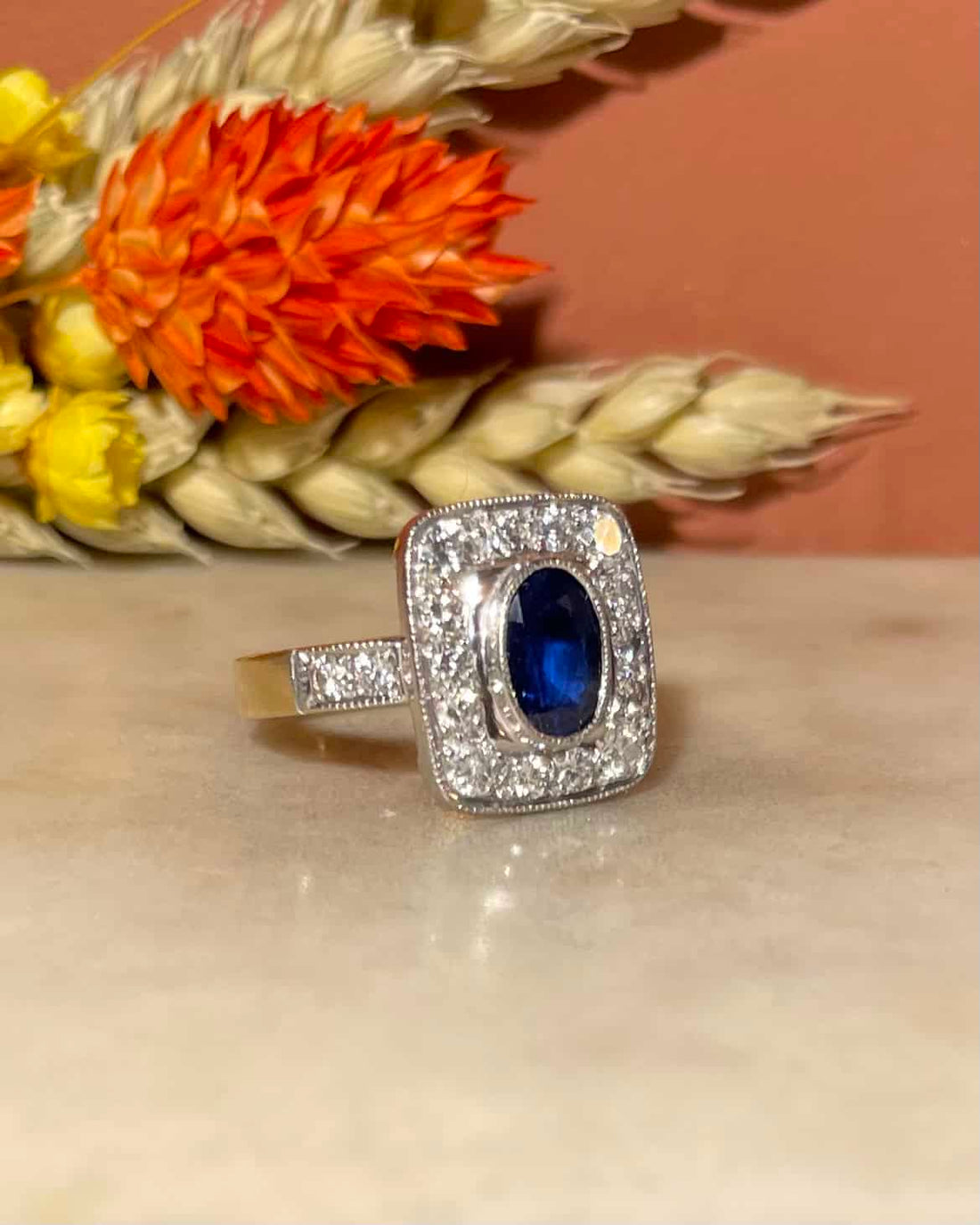 Bague Style Art-Déco Saphir 1.05 carat et Diamants &quot;Giuseppa&quot;
