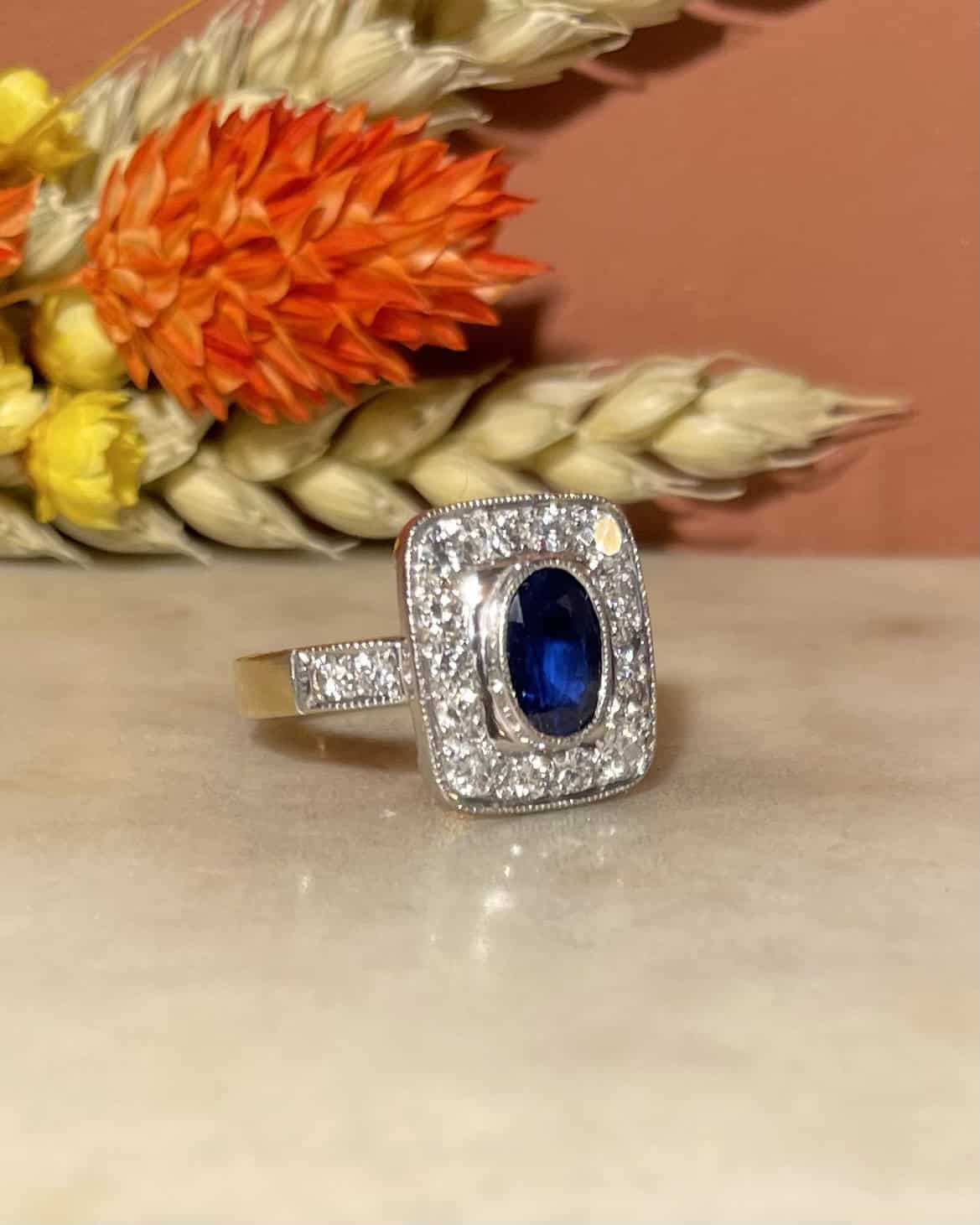 Art Deco Style Ring with 1.05 Carat Sapphire and Diamonds "Giuseppa"