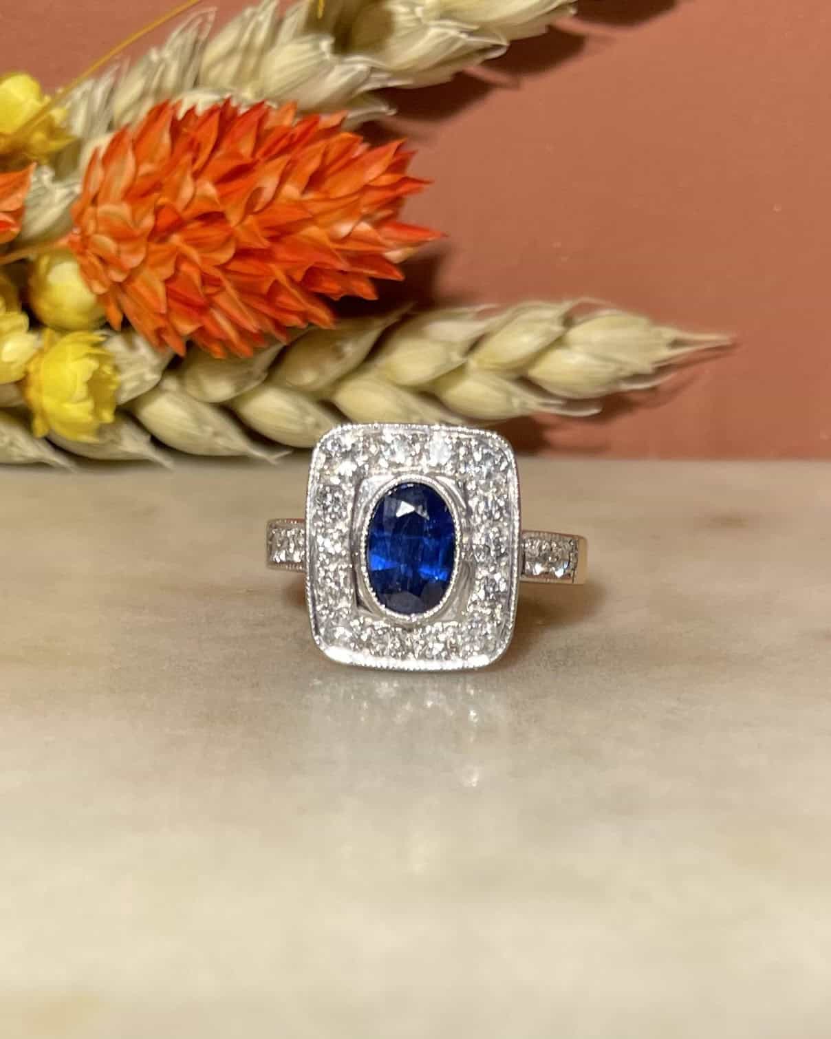 Art Deco Style Ring with 1.05 Carat Sapphire and Diamonds "Giuseppa"