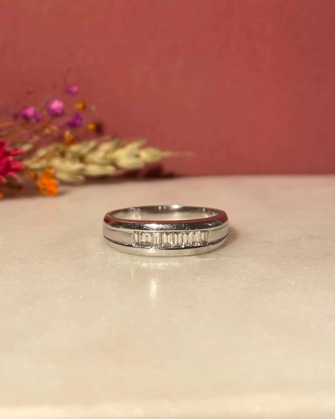 Vintage Ring with 8 Baguette Diamonds &quot;Melinda&quot;