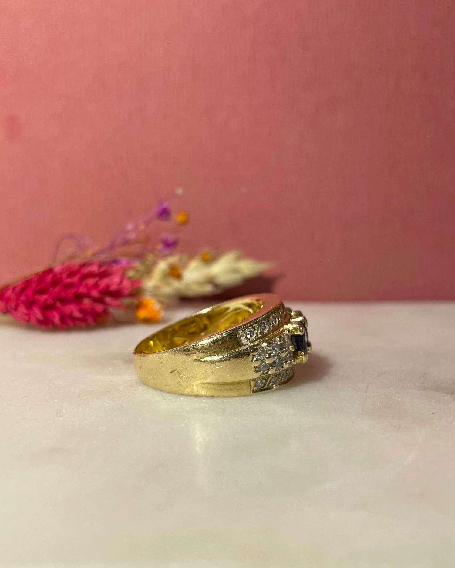 Bague Jonc saphirs 1.20 carat &amp; 34 Diamants &quot;Brune&quot;