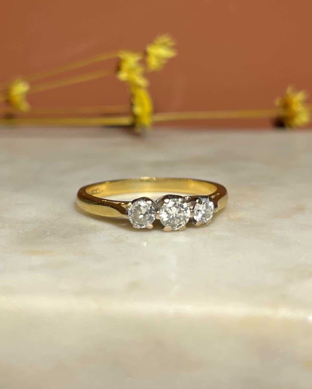 Bague Vintage Trilogie Diamants &quot;Laurence&quot;