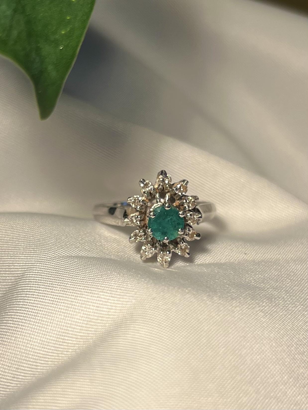 Bague Marguerite émeraude &amp; diamants "Lyna"
