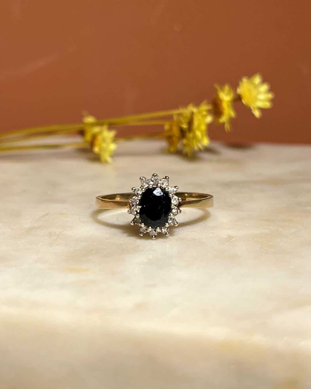 Bague Marguerite diamants &amp; saphir &quot;Maelys&quot;
