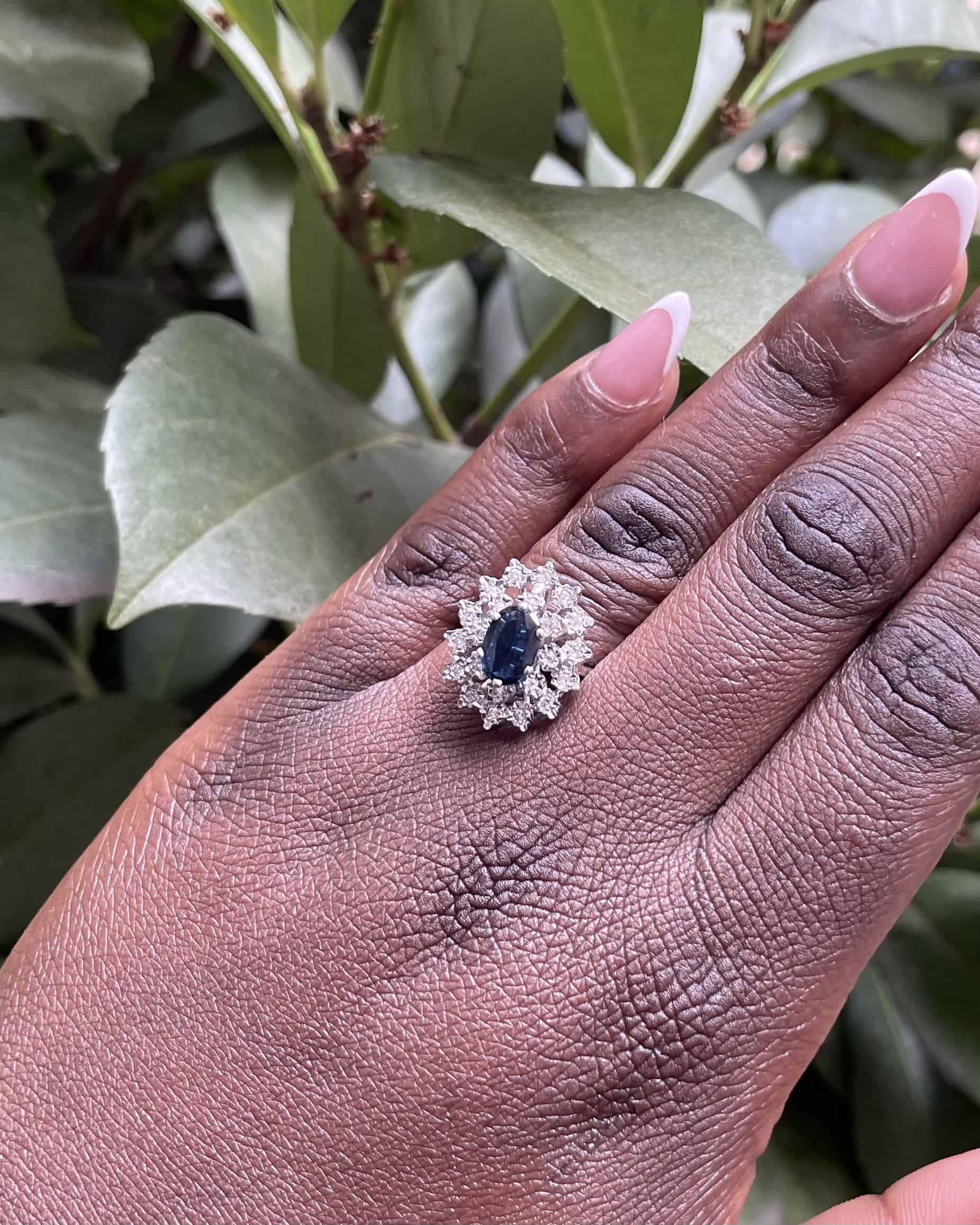 Anillo Margarita de diamantes y zafiros “Zalya”