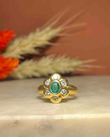 Bague Marguerite Émeraude &amp; 6 Diamants &quot;Raya&quot;