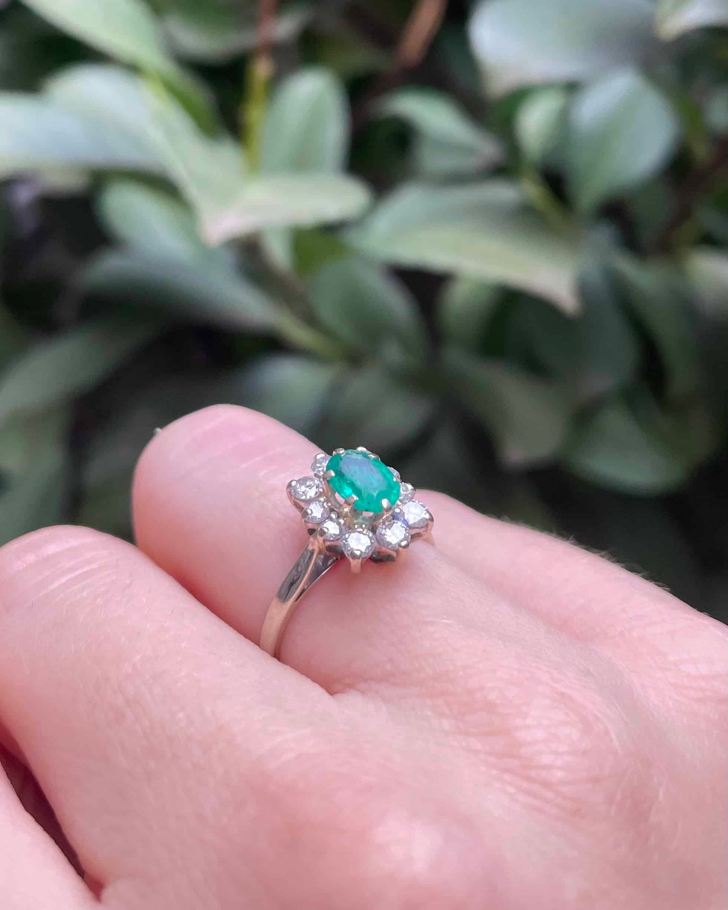 Bague Marguerite Émeraude 0.85 carat &amp; Diamants &quot;Raphaella&quot;