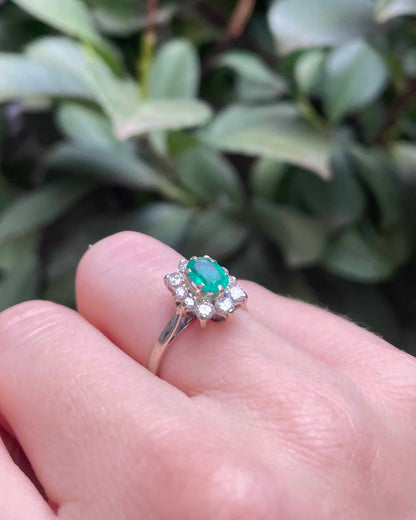 Bague Marguerite Émeraude 0.85 carat &amp; Diamants &quot;Raphaella&quot;