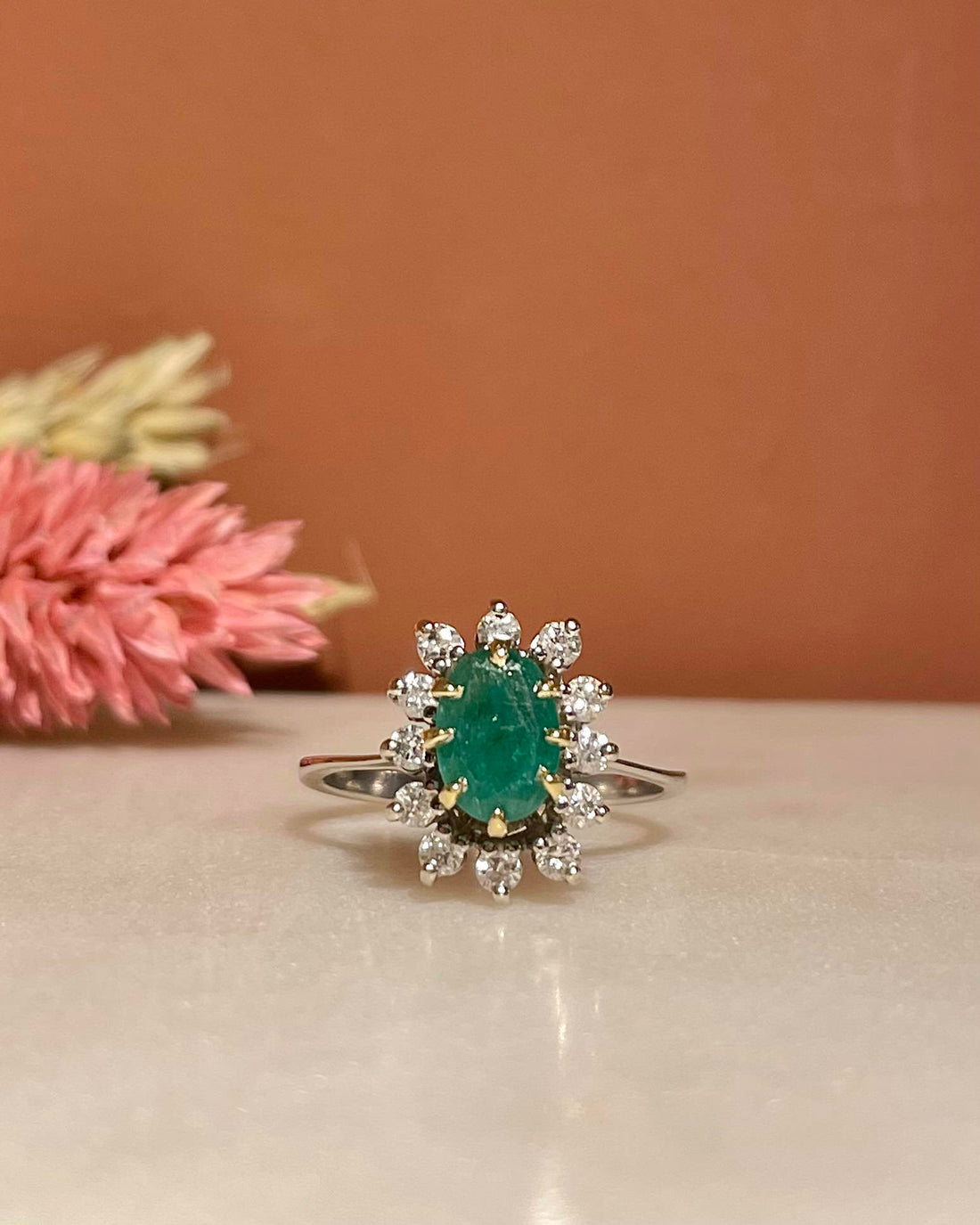 Bague Marguerite Émeraude 0.70 carat &amp; Diamants &quot;Niya&quot;