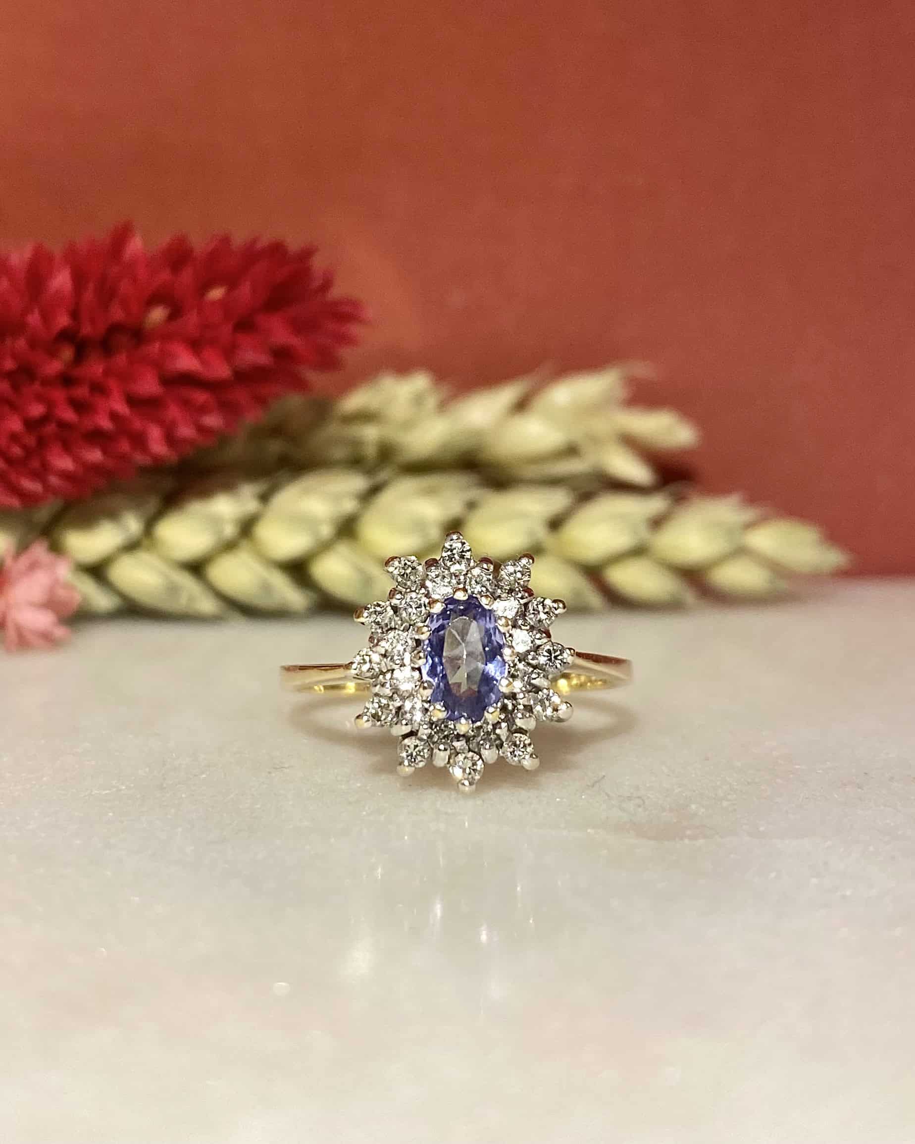 Bague Vintage Marguerite Iolite &amp; Diamants "Hortense" - Elliade Paris