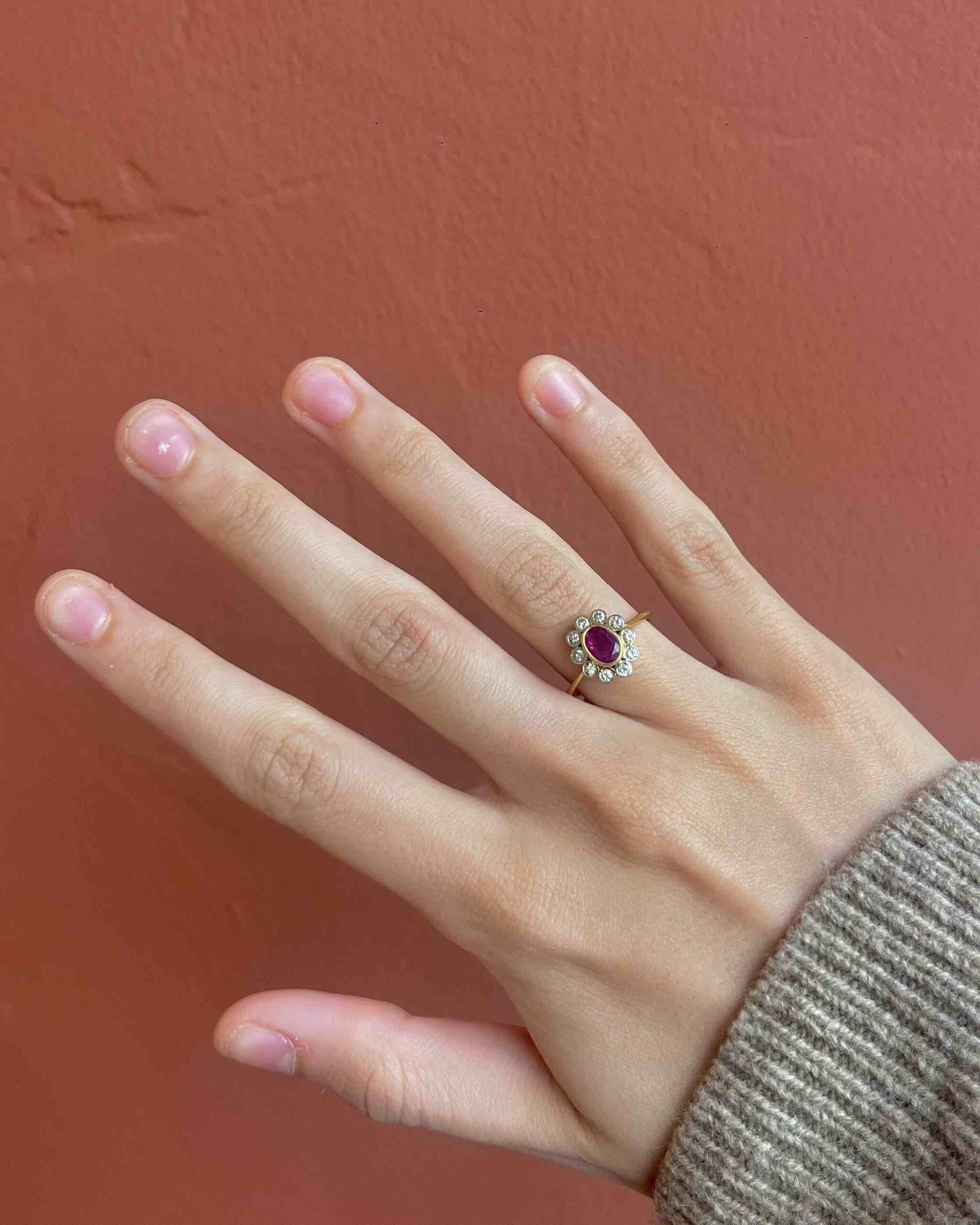 Bague Vintage Marguerite Rubis "Diala"