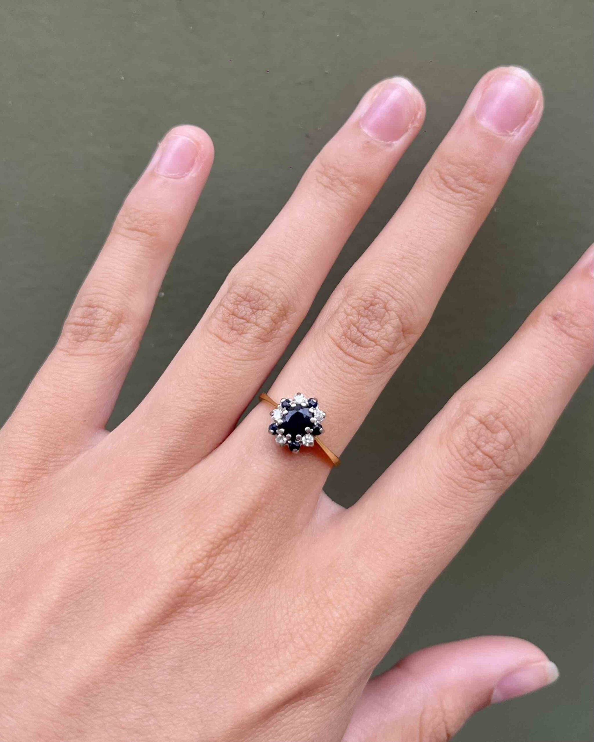 Anillo Margarita con Zafiros y Diamantes "Hélène"