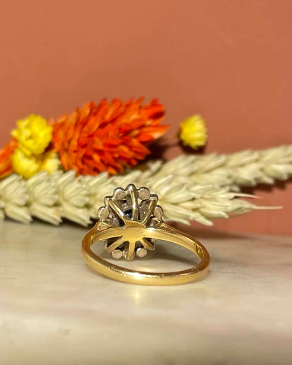Bague Marguerite Saphir 0.85 Carat &amp; 8 Diamants &quot;Hennie&quot;