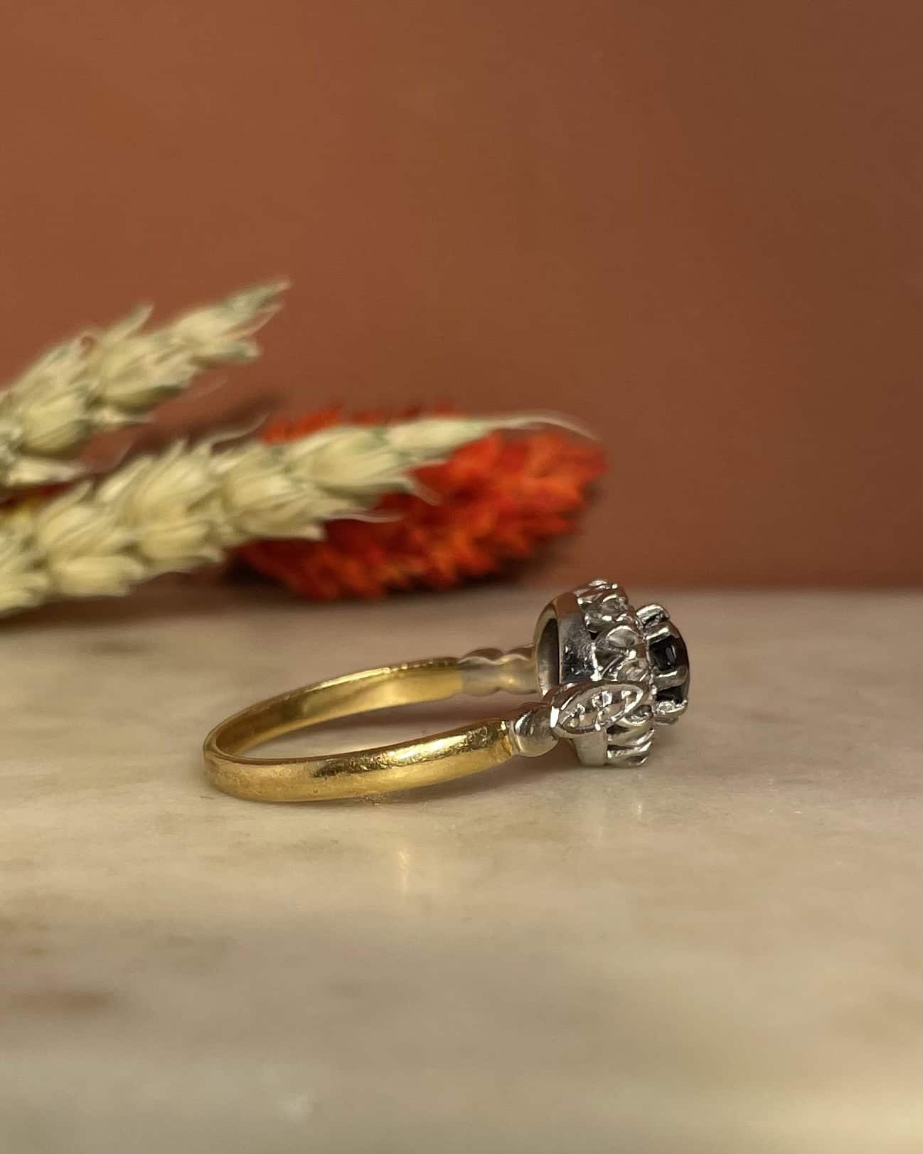 Bague Marguerite Saphir 1.05 carat &amp; Diamants "Ilaria"